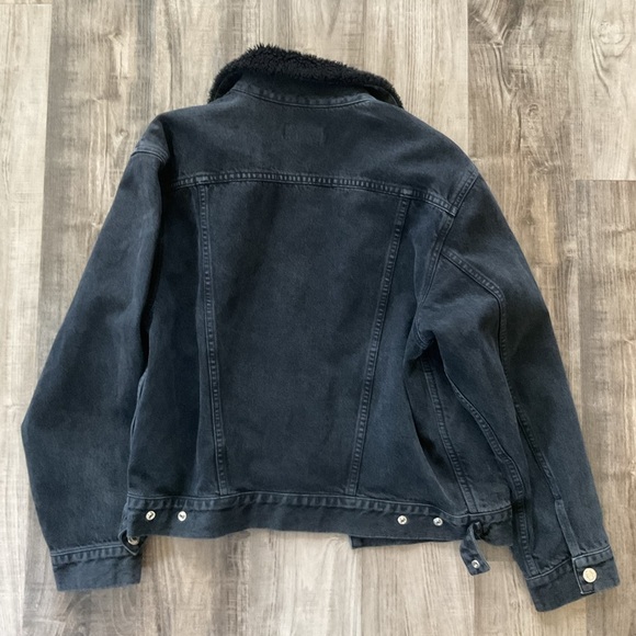 AGOLDE Harper Faux Sherpa Jacket in Time Out - Picture 8 of 8